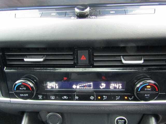 Nissan Qashqai 1.3 DiG-T MH 158 N-Connecta 5dr Xtronic