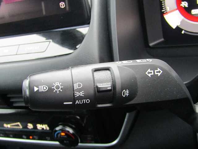 Nissan Qashqai 1.3 DiG-T MH 158 N-Connecta 5dr Xtronic