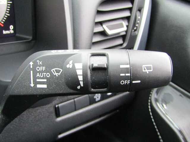 Nissan Qashqai 1.3 DiG-T MH 158 N-Connecta 5dr Xtronic