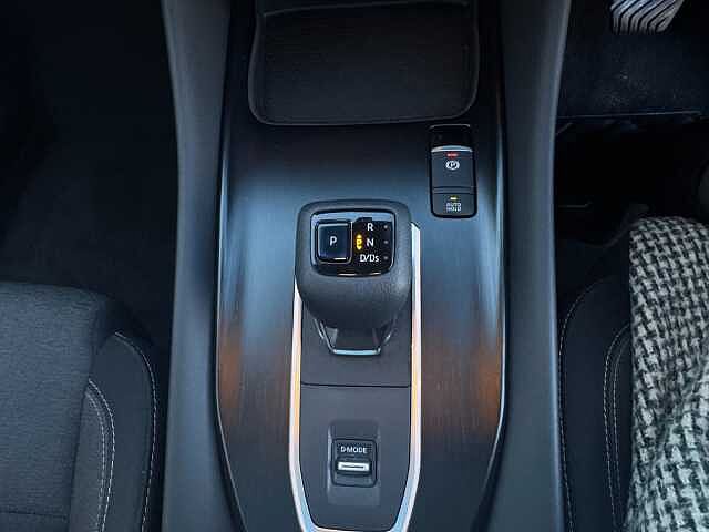 Nissan Qashqai 1.3 DiG-T MH 158 N-Connecta 5dr Xtronic