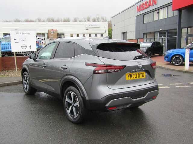 Nissan Qashqai 1.3 DiG-T MH N-Connecta 5dr
