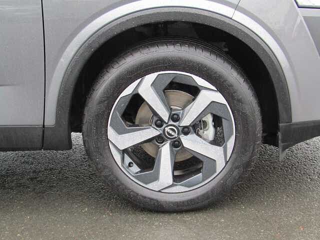 Nissan Qashqai 1.3 DiG-T MH N-Connecta 5dr