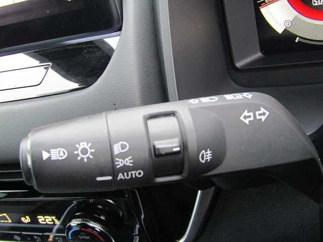 Nissan Qashqai 1.3 DiG-T MH N-Connecta 5dr