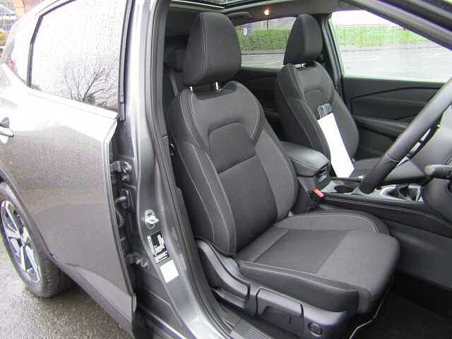 Nissan Qashqai 1.3 DiG-T MH N-Connecta 5dr