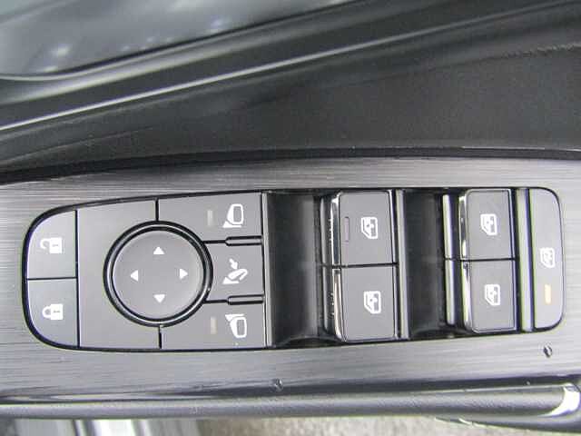 Nissan Qashqai 1.3 DiG-T MH N-Connecta 5dr