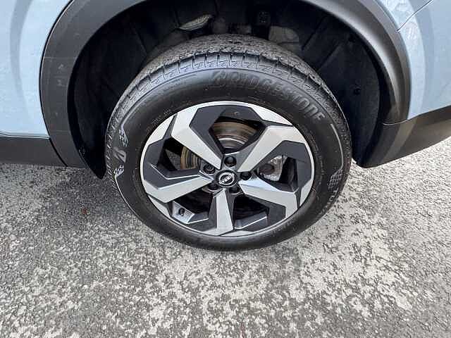 Nissan Qashqai 1.3 DiG-T MH N-Connecta 5dr