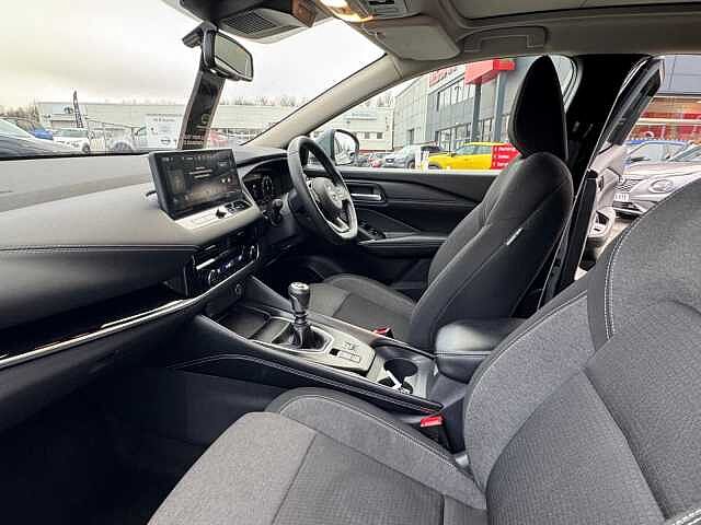 Nissan Qashqai 1.3 DiG-T MH N-Connecta 5dr