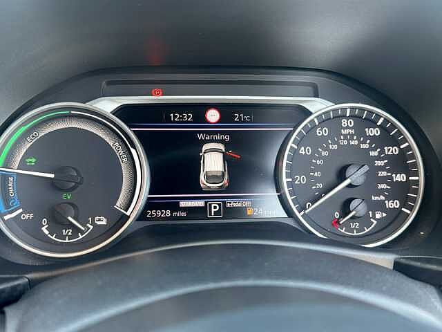 Nissan Juke 1.6 Hybrid N-Connecta 5dr Auto