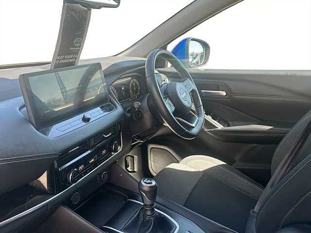 Nissan Qashqai 1.3 DiG-T MH N-Connecta 5dr