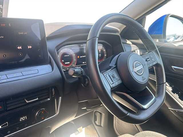 Nissan Qashqai 1.3 DiG-T MH N-Connecta 5dr