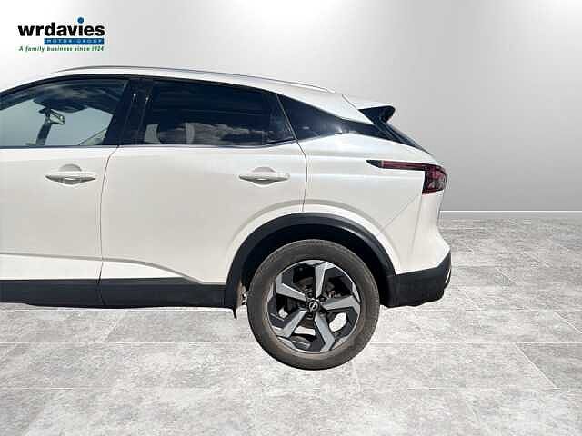 Nissan Qashqai 1.3 DiG-T MH N-Connecta 5dr