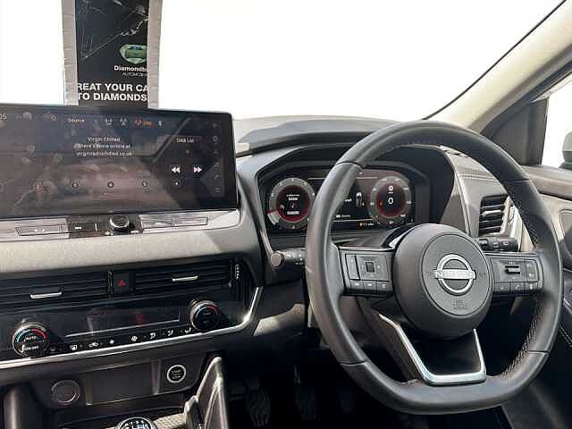 Nissan Qashqai 1.3 DiG-T MH N-Connecta 5dr