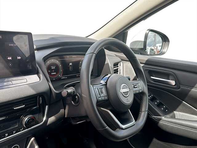 Nissan Qashqai 1.3 DiG-T MH N-Connecta 5dr