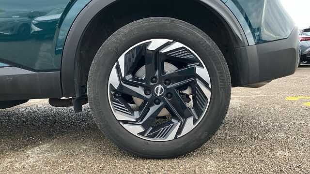 Nissan Qashqai 1.3 DiG-T MH N-Connecta 5dr