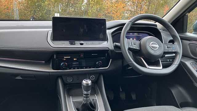 Nissan Qashqai 1.3 DiG-T MH N-Connecta 5dr